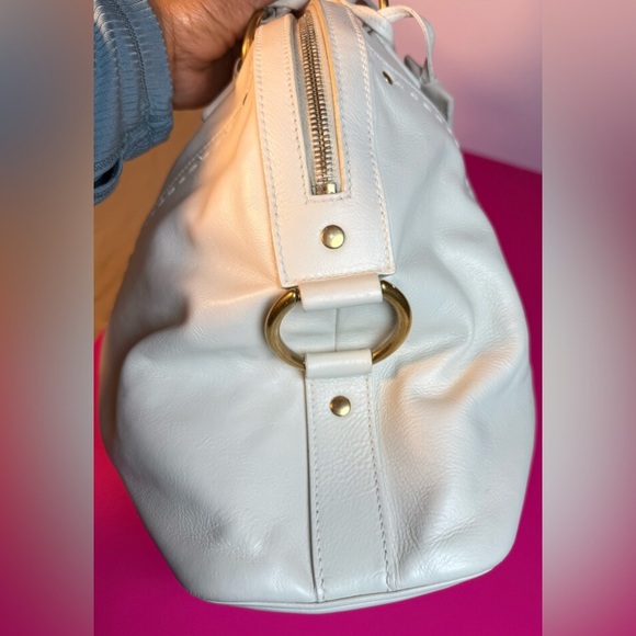 Yves Saint Laurent Black and Gold Interior - Picture 14 of 15